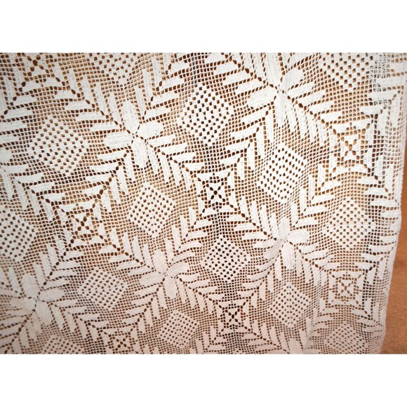 Vintage Tablecloth Buff Crochet - Picture 3 of 6